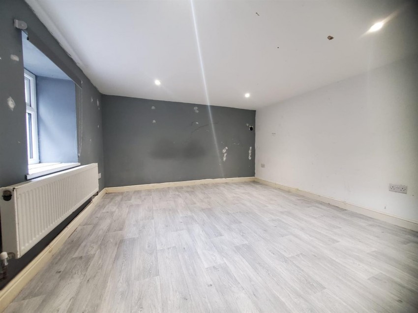 Images for The Courtyard, Blackmoorfoot Road, Crosland Moor, HD4