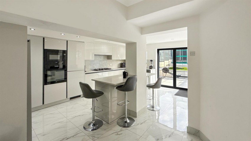 Images for Fifth Avenue, Bolton