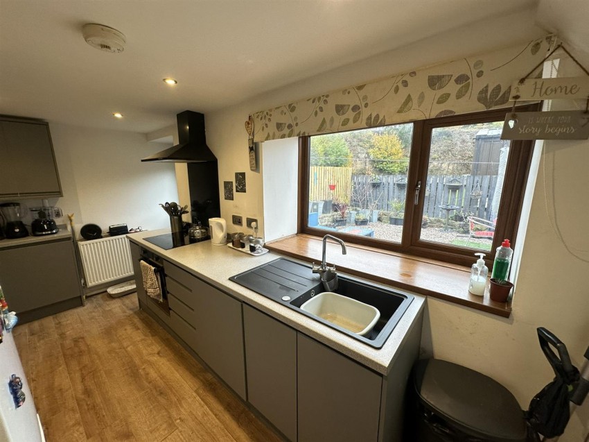 Images for Higher Springhead, Oakworth, Keighley