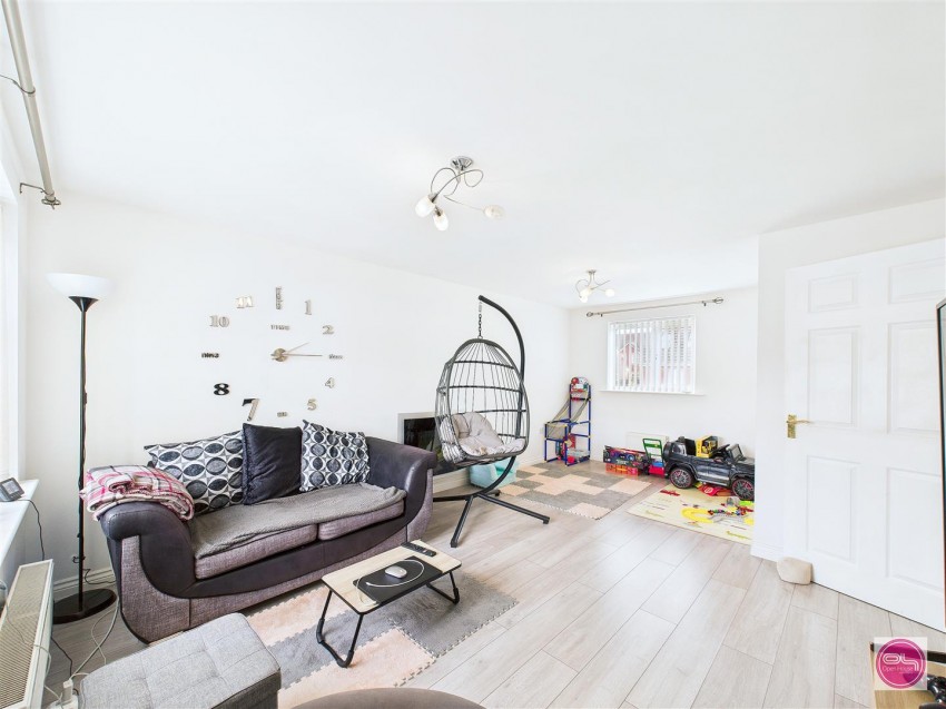 Images for Black Eagle Court, Burton-on-Trent