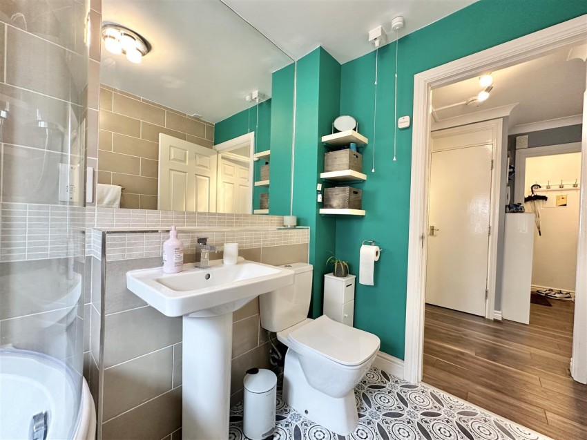 Images for Riverside Court, Leeds