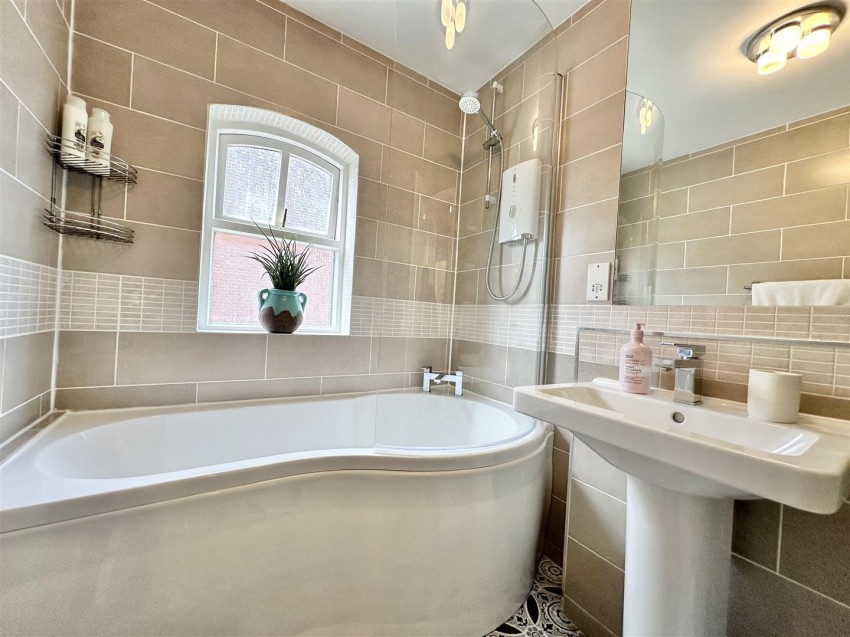 Images for Riverside Court, Leeds