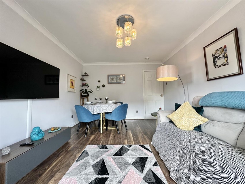 Images for Riverside Court, Leeds