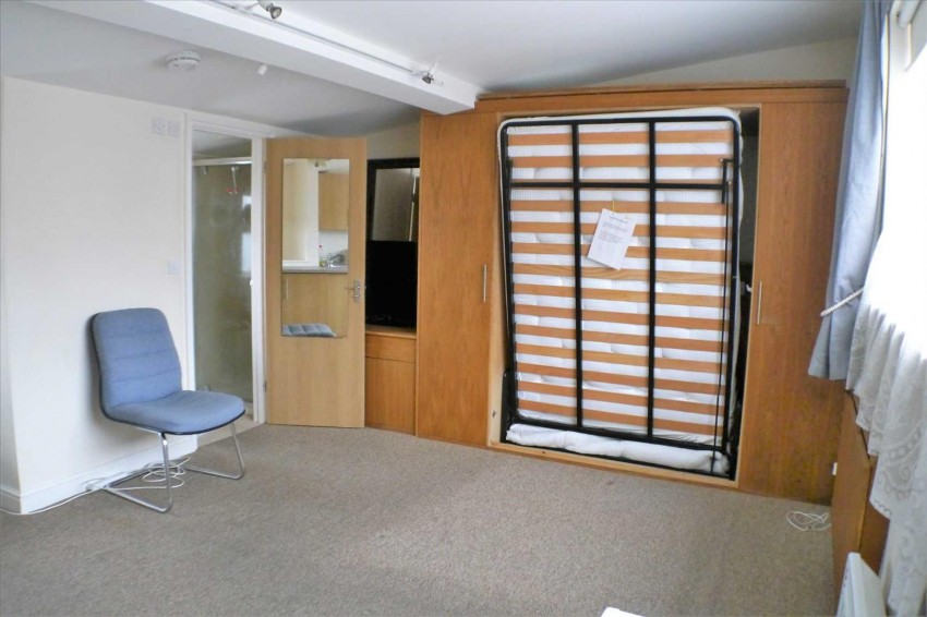 Images for New Broadway,Tarring Road