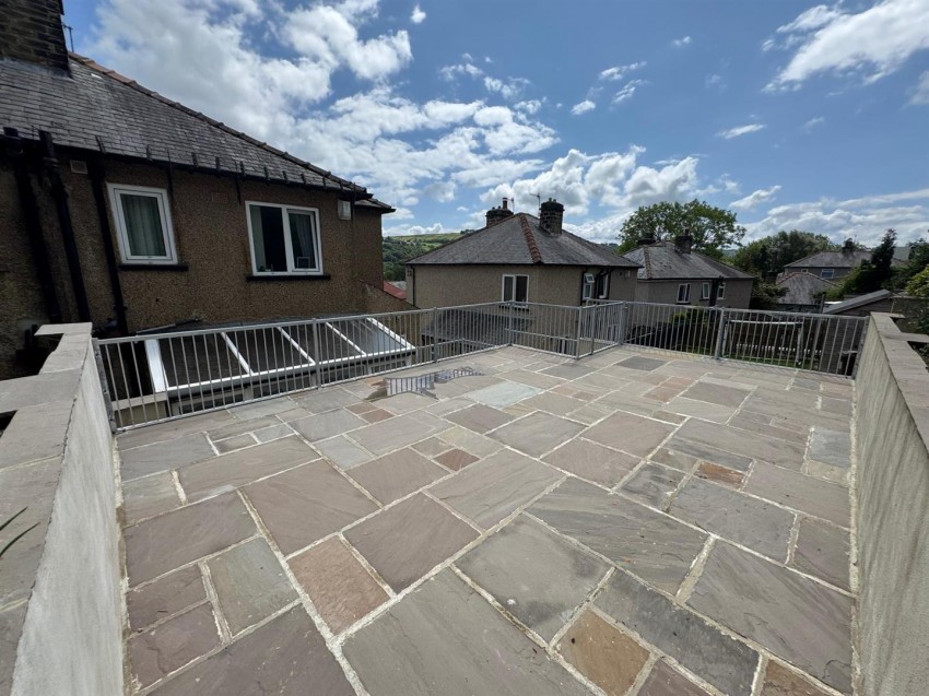 Images for Exley Crescent, Keighley