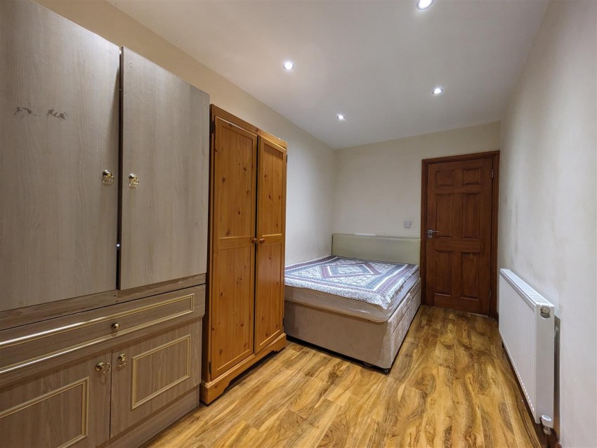 Images for Newnham Gardens, Northolt UB5