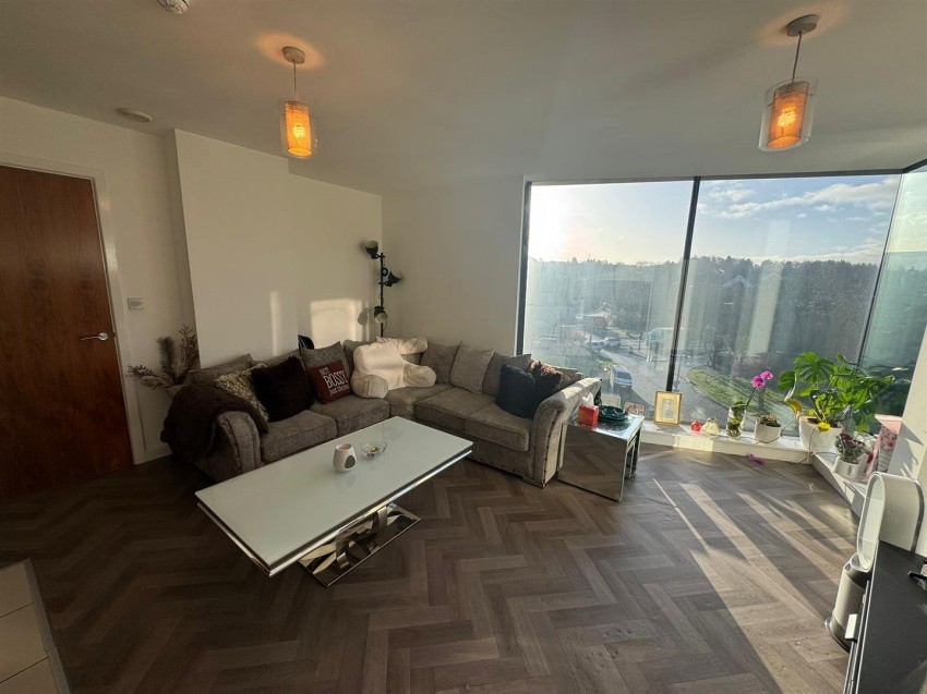 Images for Gatehaus, Leeds Road, Bradford