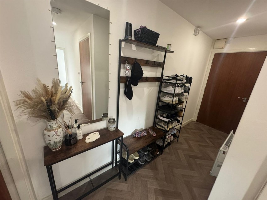 Images for Gatehaus, Leeds Road, Bradford