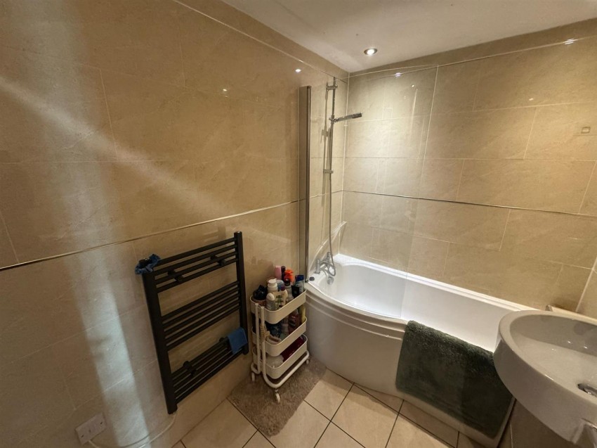 Images for Gatehaus, Leeds Road, Bradford