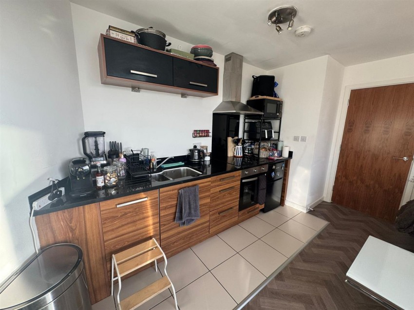 Images for Gatehaus, Leeds Road, Bradford