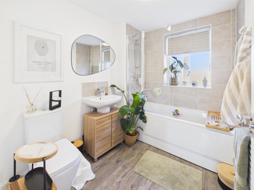 Images for Nuthatch Lane, Peacehaven