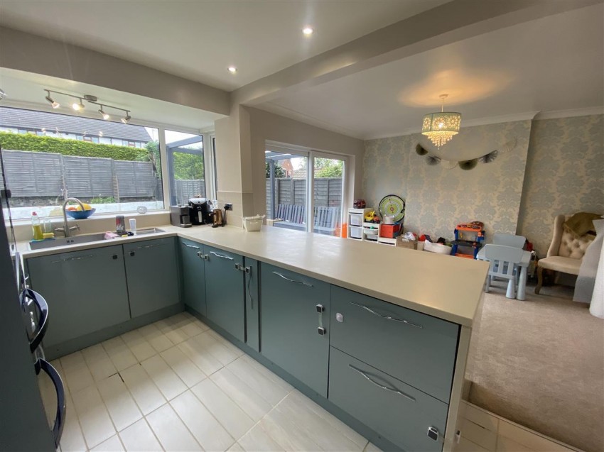 Images for Roundhill Ave,Cottingley