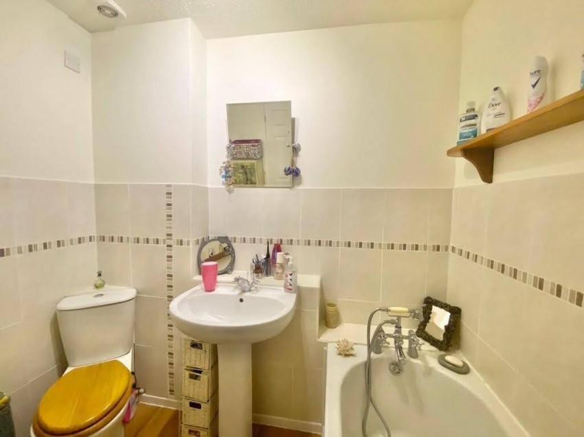 Images for Walnut Drive, Whitchurch