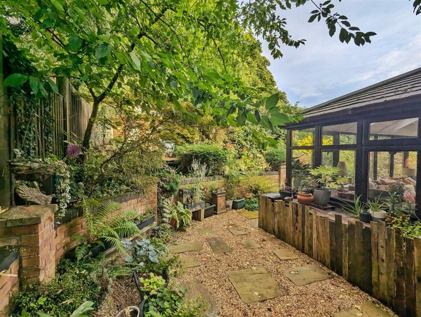 Images for Walnut Drive, Whitchurch