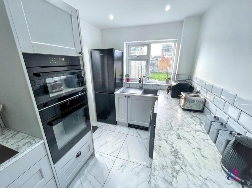 Images for Fifth Avenue, Grantham