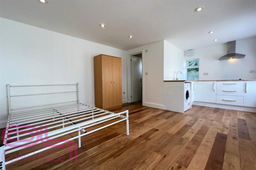 Images for Queens Gardens, Hounslow