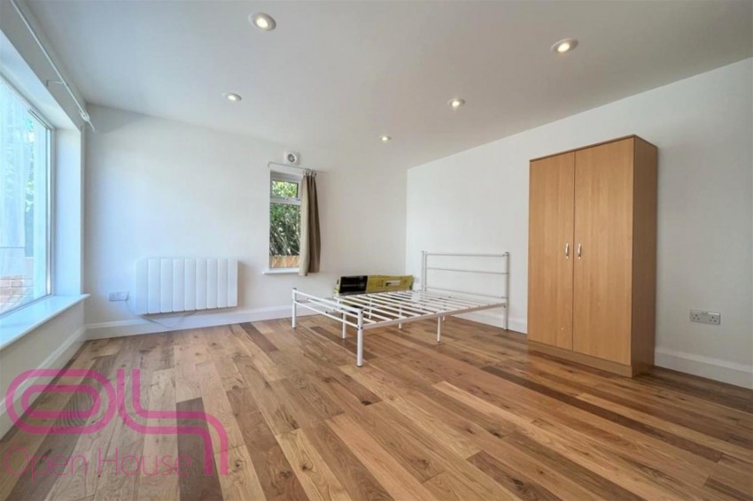 Images for Queens Gardens, Hounslow