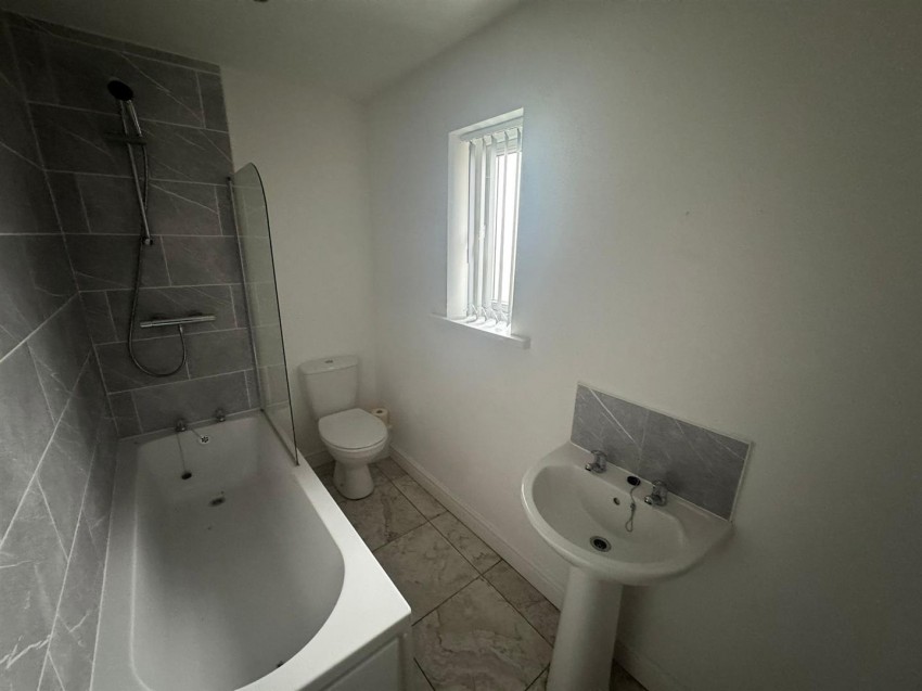 Images for Wardle Crescent, Keighley