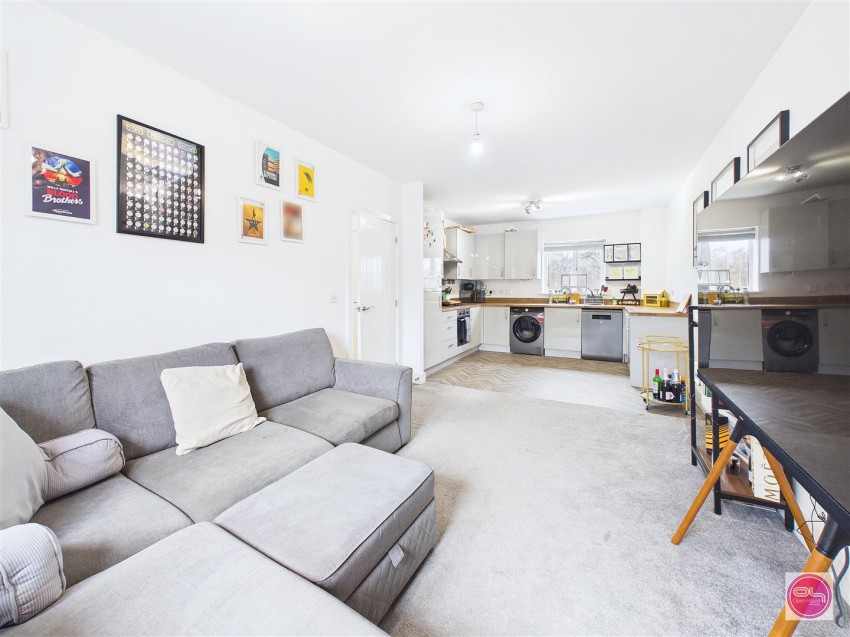 Images for Magpie Close, Burton-On-Trent