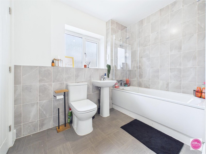 Images for Magpie Close, Burton-On-Trent