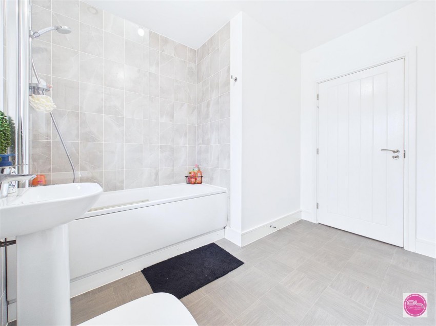 Images for Magpie Close, Burton-On-Trent
