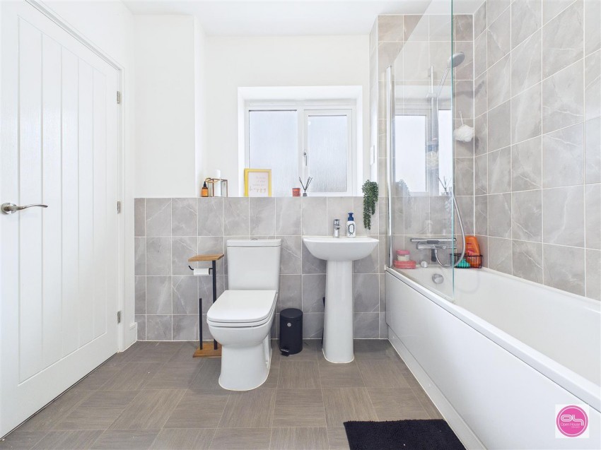 Images for Magpie Close, Burton-On-Trent