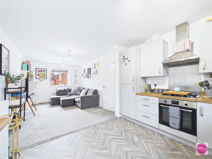 Images for Magpie Close, Burton-On-Trent