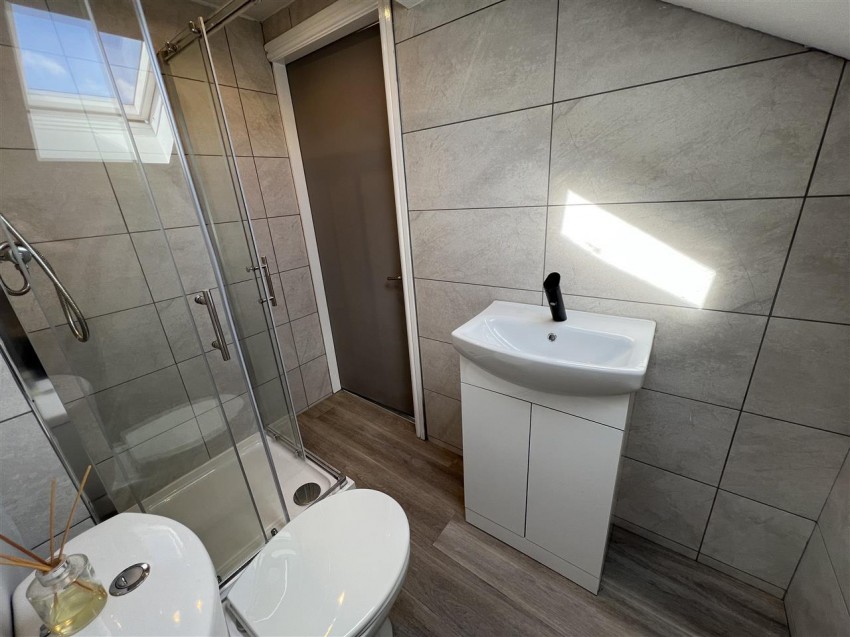 Images for Oakworth Road