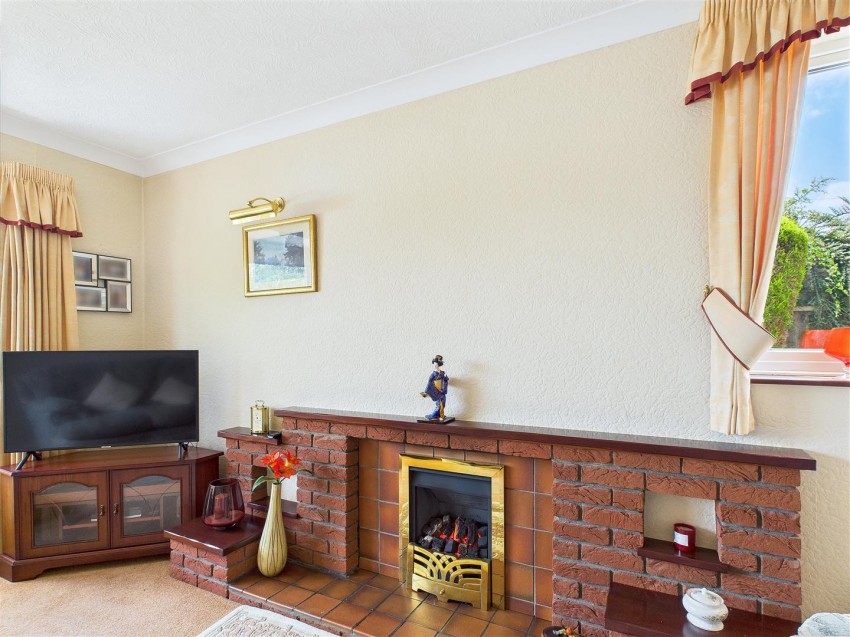 Images for York Close, Midway