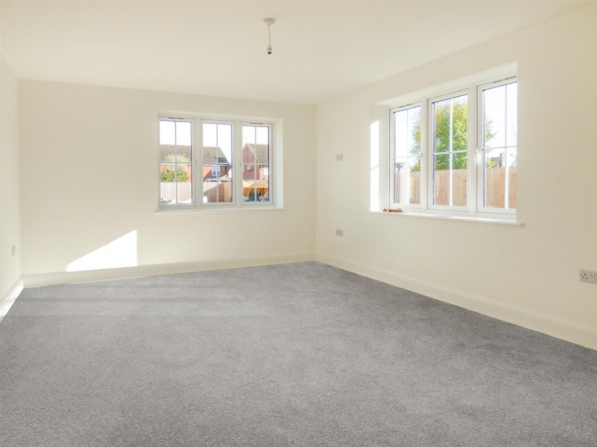 Images for 171 Hullbridge Road, South Woodham Ferrers, Chelmsford