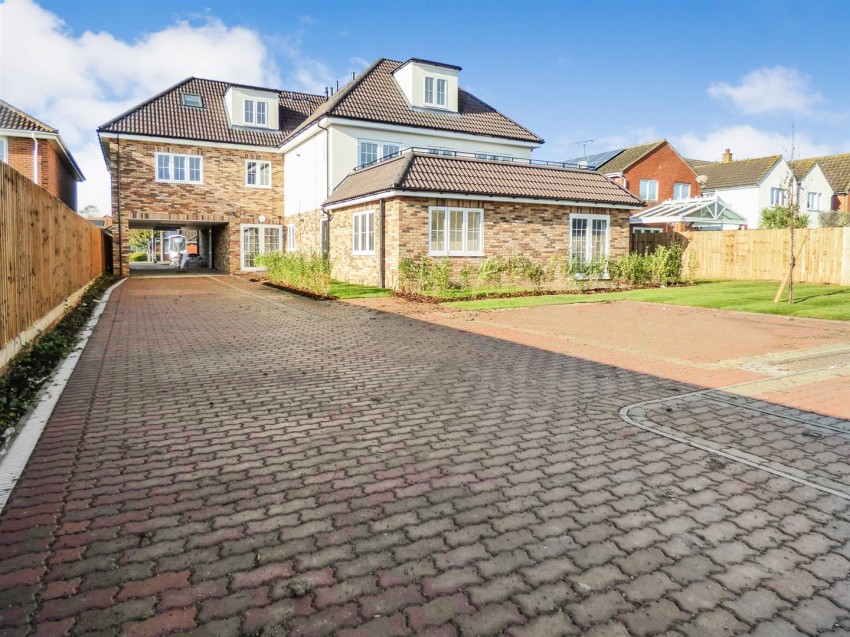 Images for 171 Hullbridge Road, South Woodham Ferrers, Chelmsford