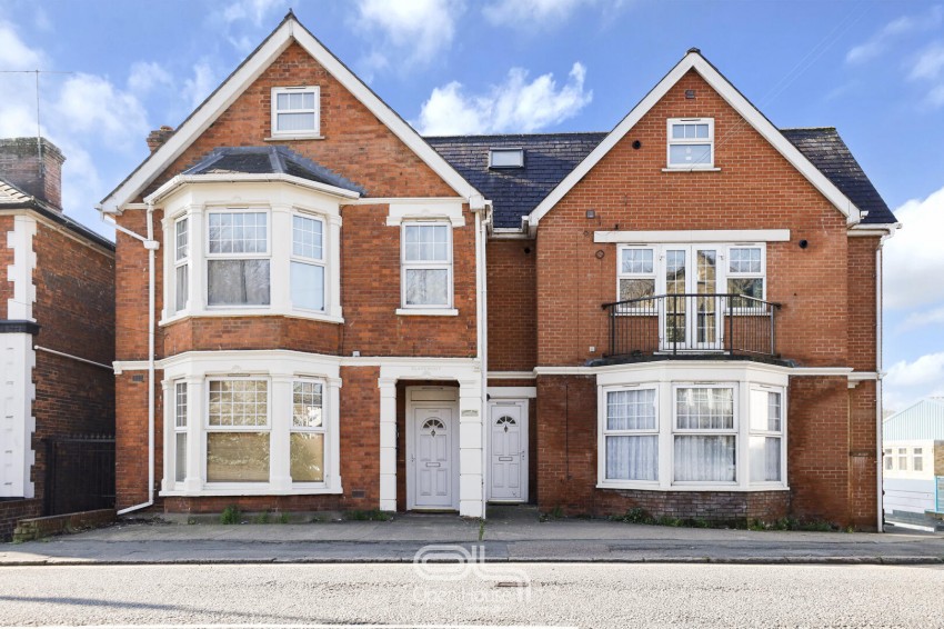Images for Flat 6, Claremont Court, Victoria Street, High Wycombe, Buckinghamshire, HP11 2LT