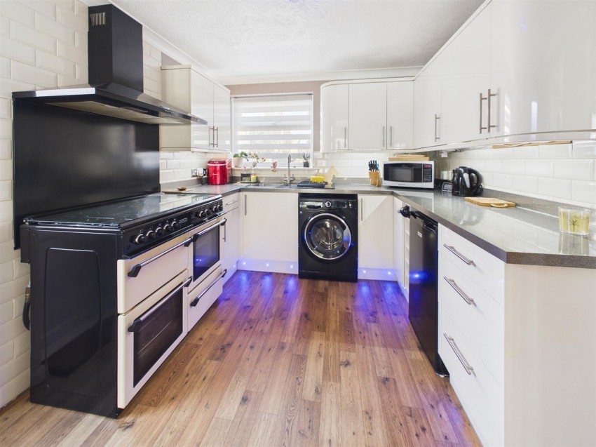 Images for Phyllis Avenue