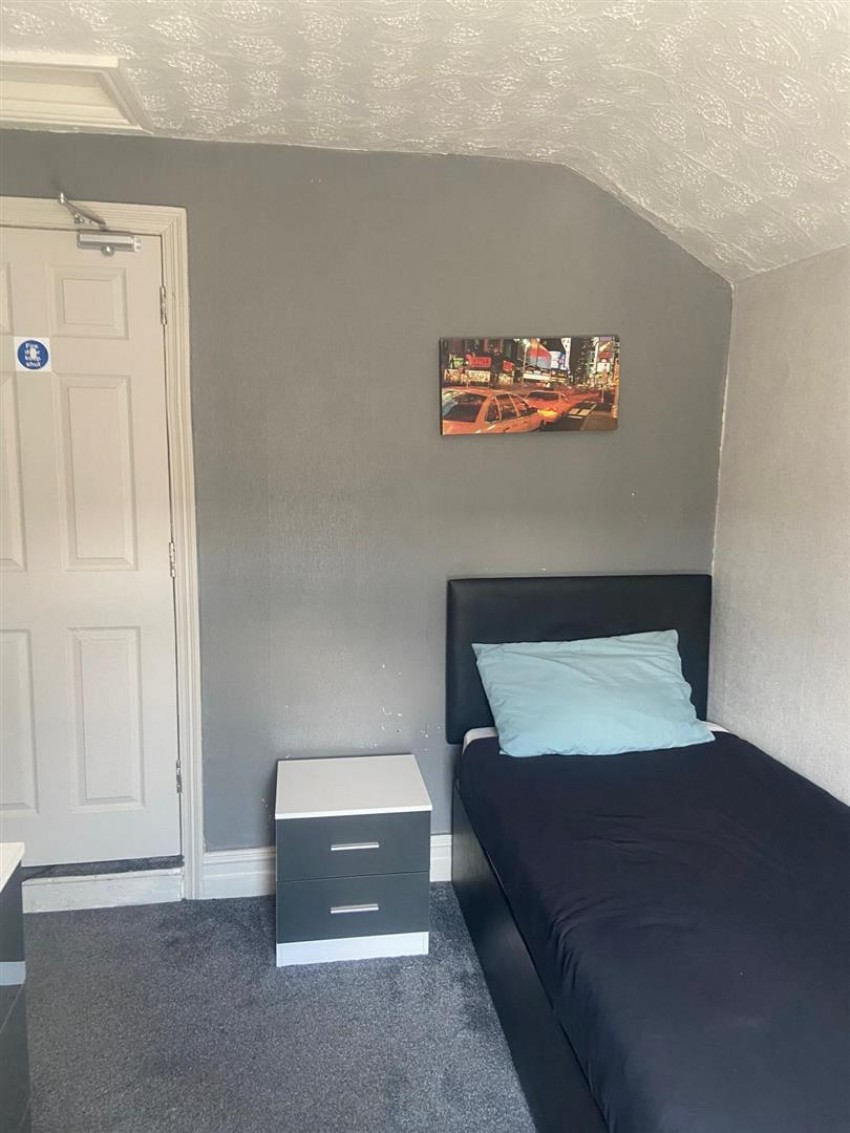 Images for Room 4, Park Road, Widness