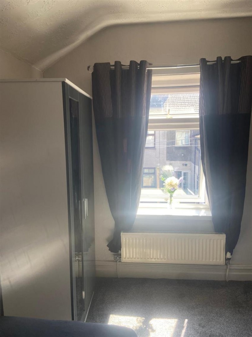 Images for Room 4, Park Road, Widness