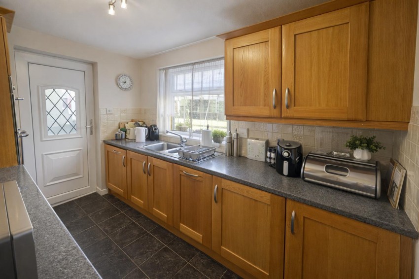 Images for Cotswold Avenue, Shipley