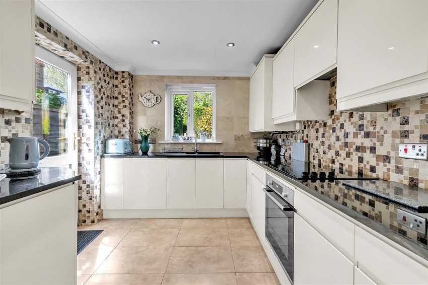 Images for Bailey Close, Horsham
