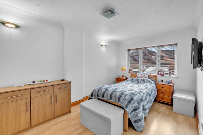 Images for Bailey Close, Horsham