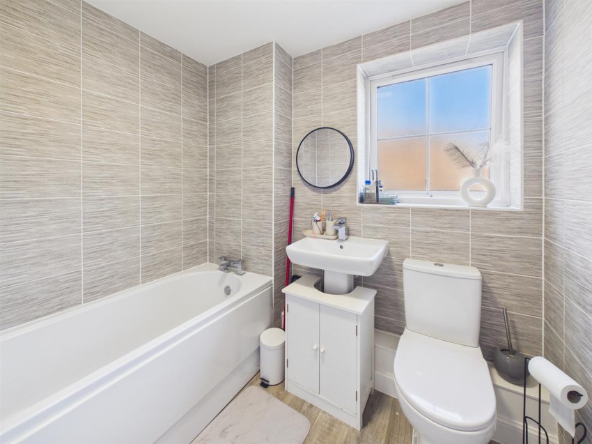 Images for Skylark Avenue, Peacehaven