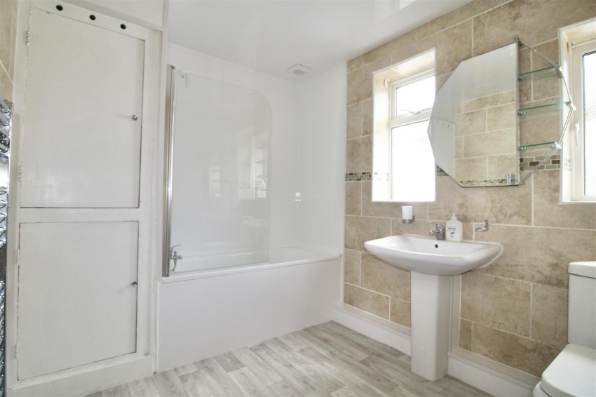 Images for Alwoodley Lane, Leeds