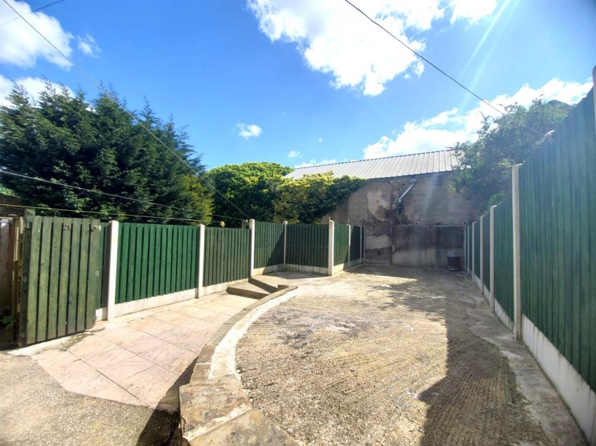 Images for Hawthorne Terrace, Crosland Moor, Huddersfield