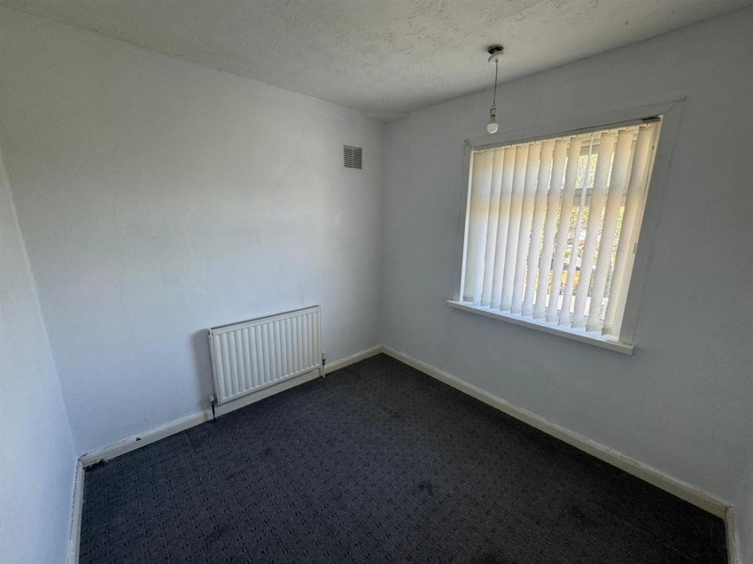 Images for Roundwood Avenue, Bradford