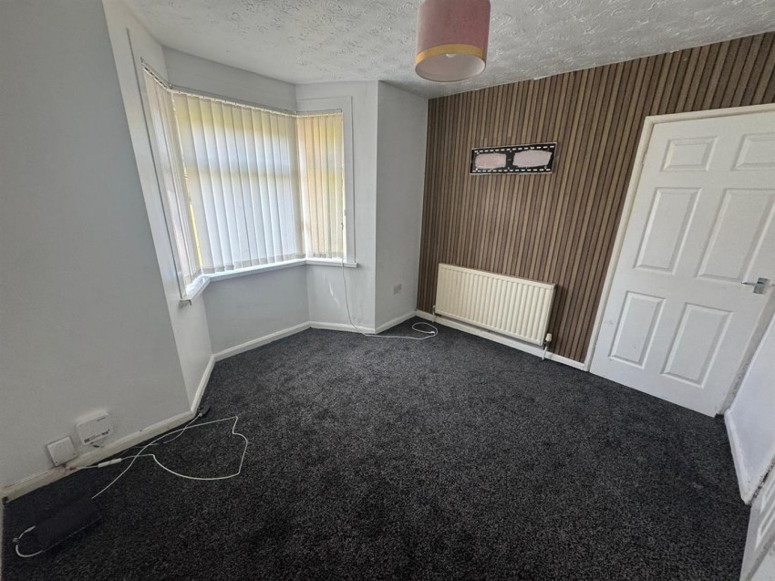 Images for Roundwood Avenue, Bradford