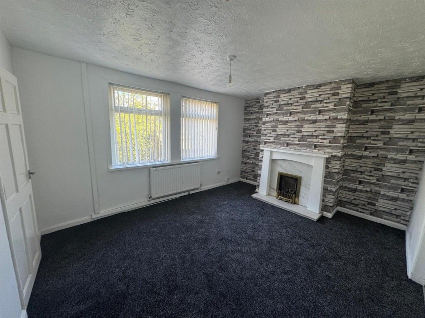 Images for Roundwood Avenue, Bradford
