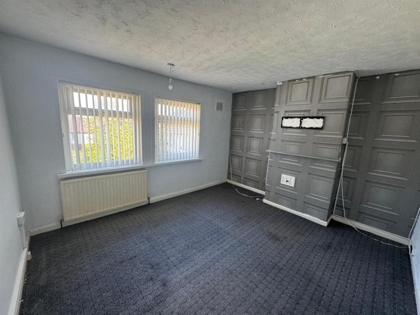 Images for Roundwood Avenue, Bradford