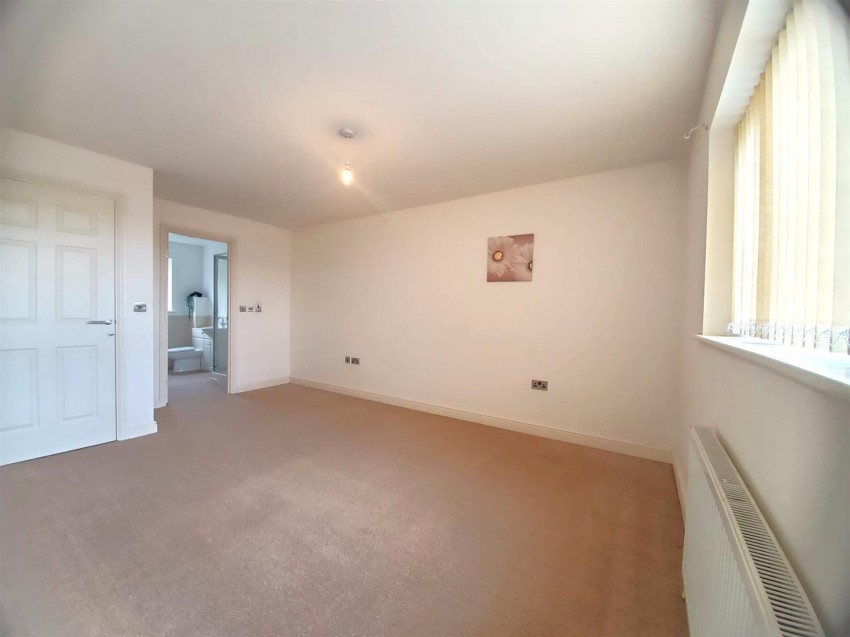 Images for Nabcroft Lane, Crosland Moor, HD4