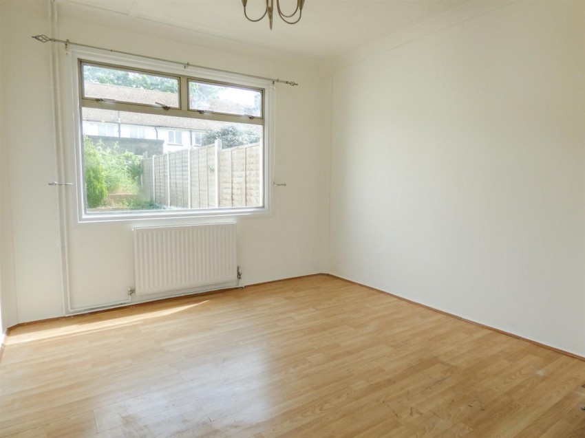 Images for Eskley Gardens, South Ockendon