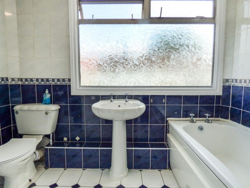 Images for Eskley Gardens, South Ockendon