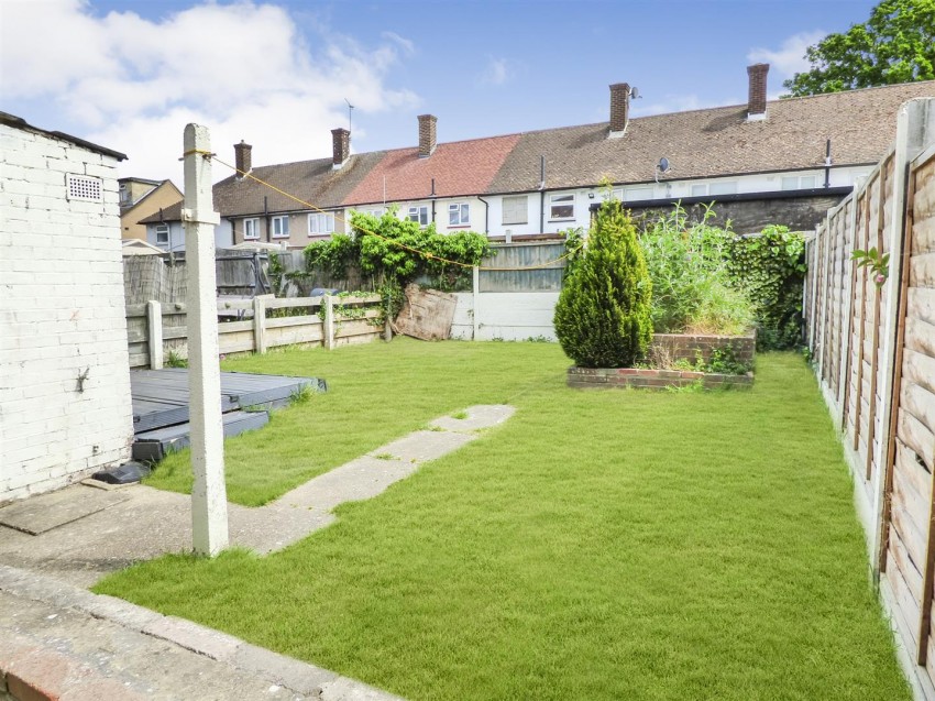 Images for Eskley Gardens, South Ockendon