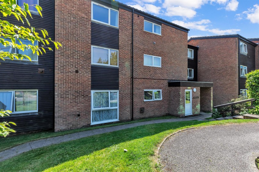 Images for Gilligan Close, Horsham